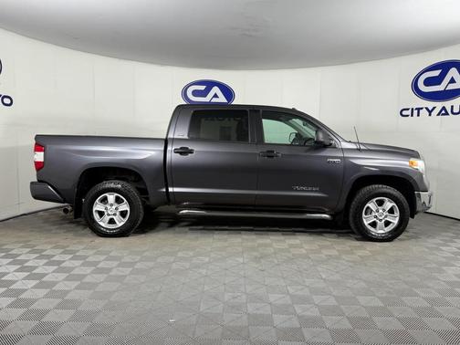 2017 Toyota Tundra SR5