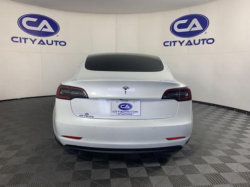 2020 Tesla Model 3 Standard Range