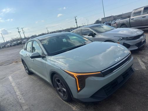 2025 Kia K4 LXS