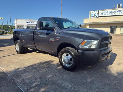 2018 RAM 3500 Tradesman Regular Cab 4x2 8' Box