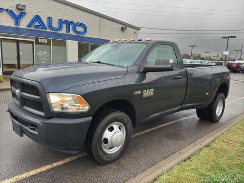 2018 RAM 3500 Tradesman Regular Cab 4x2 8' Box