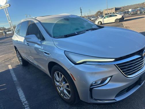 2022 Buick Enclave Essence