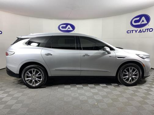 2022 Buick Enclave AWD Essence
