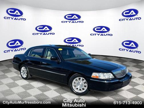 2011 Lincoln Town Car Signature
