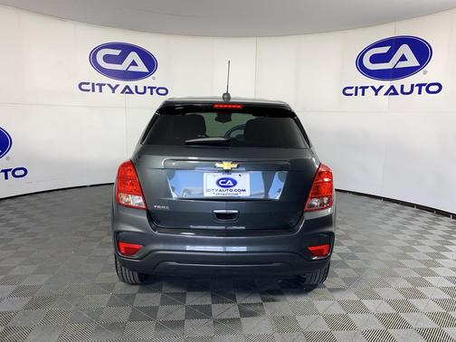 Nightfall Gray Metallic 2019 Chevrolet Trax LS