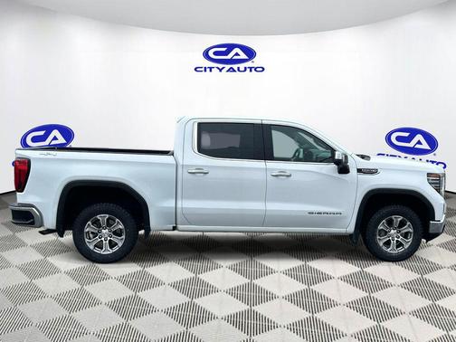 Summit White 2025 GMC Sierra 1500 SLT