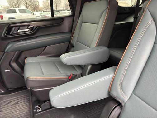 2026 GMC Yukon 4WD AT4