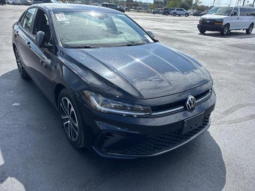 Deep Black Pearl 2025 Volkswagen Jetta 1.5T Sport