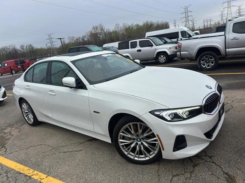2023 BMW 330e xDrive