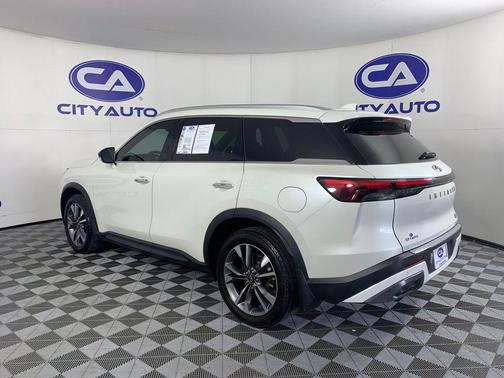 2022 INFINITI QX60 Luxe