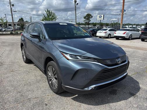 Coastal Gray Metallic 2024 Toyota Venza Limited