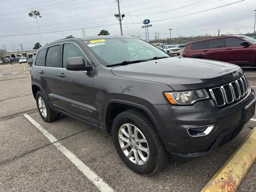 Granite Crystal Metallic Clearcoat 2021 Jeep Grand Cherokee Laredo
