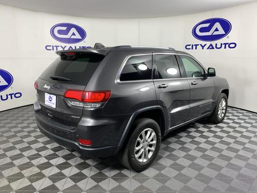 Granite Crystal Metallic Clearcoat 2021 Jeep Grand Cherokee Laredo