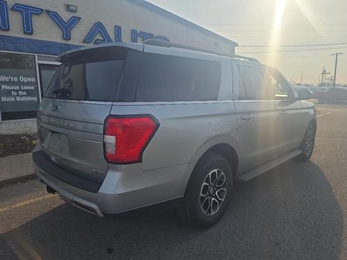 Iconic Silver Metallic 2024 Ford Expedition Max XLT