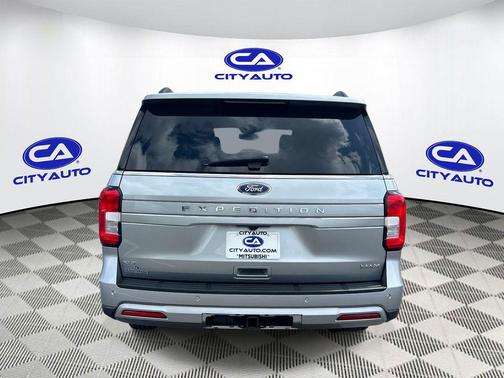 Iconic Silver Metallic 2024 Ford Expedition Max XLT