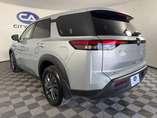 2023 Nissan Pathfinder S FWD