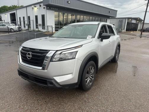 2023 Nissan Pathfinder S FWD