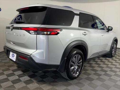 2023 Nissan Pathfinder S FWD