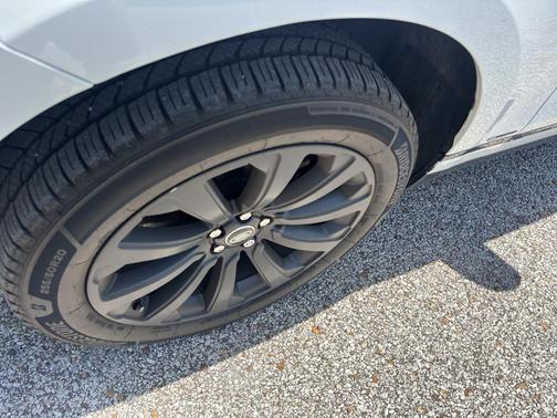 Fuji White 2019 Land Rover Range Rover Velar R-Dynamic SE