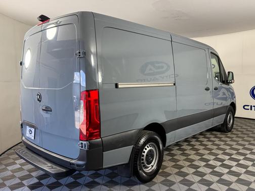2022 Mercedes-Benz Sprinter 2500 Standard Roof