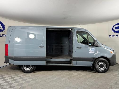 2022 Mercedes-Benz Sprinter 2500 Standard Roof