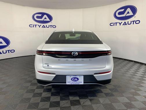 2023 Toyota Crown XLE