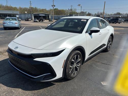 Oxygen White 2023 Toyota Crown XLE