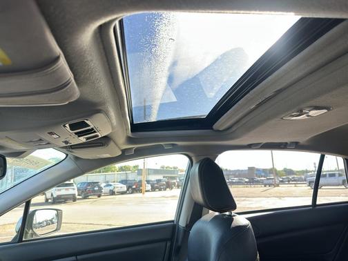 Ice Silver Metallic 2016 Subaru Crosstrek 2.0i Limited