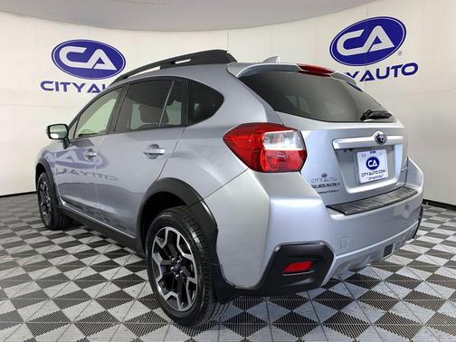 Ice Silver Metallic 2016 Subaru Crosstrek 2.0i Limited