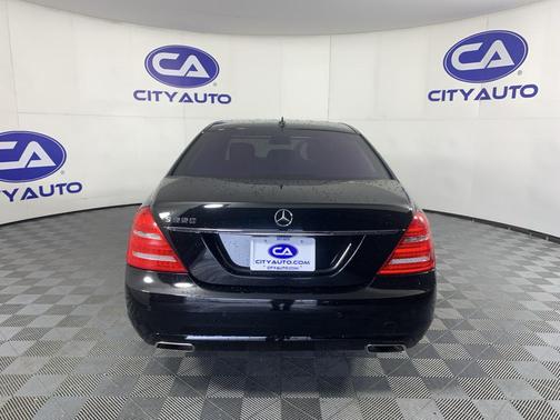 BLACK 2012 Mercedes-Benz S-Class S550