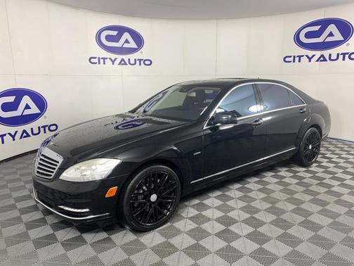 BLACK 2012 Mercedes-Benz S-Class S550