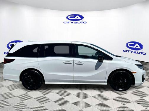 Platinum White Pearl 2025 Honda Odyssey Sport-L