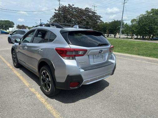 Ice Silver Metallic 2021 Subaru Crosstrek Premium