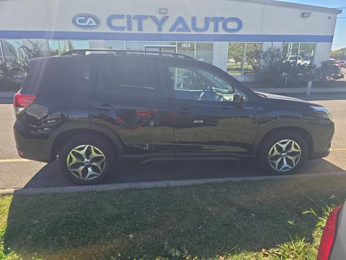 2022 Subaru Forester Premium
