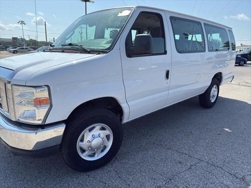 2013 Ford E350 Super Duty XLT