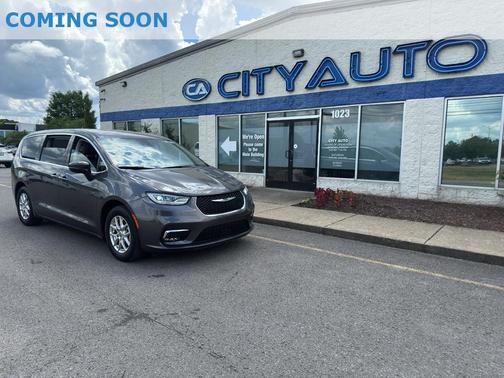 Granite Crystal Metallic Clearcoat 2023 Chrysler Pacifica Touring L