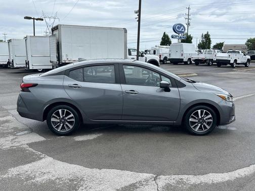 Gun Metallic 2025 Nissan Versa 1.6 SV