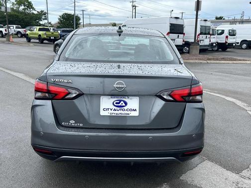 Gun Metallic 2025 Nissan Versa 1.6 SV