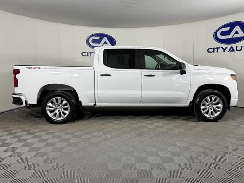 2022 Chevrolet Silverado 1500 Custom