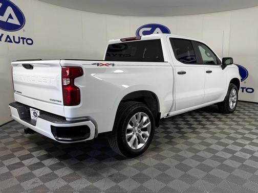 2022 Chevrolet Silverado 1500 Custom