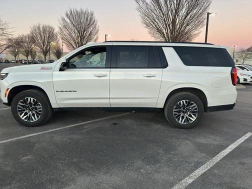 2025 Chevrolet Suburban 4WD Z71