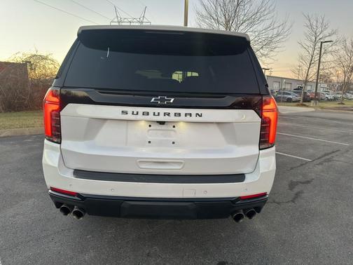 2025 Chevrolet Suburban 4WD Z71