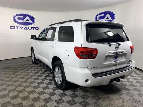 2017 Toyota Sequoia SR5