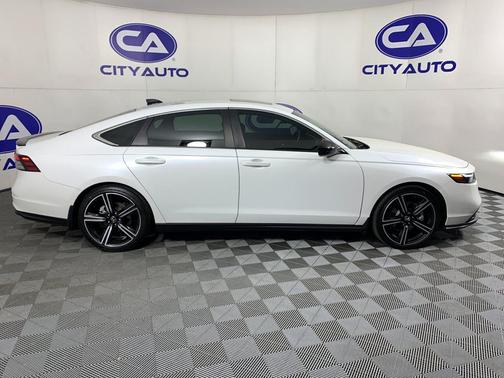 Platinum White Pearl 2023 Honda Accord Hybrid Sport