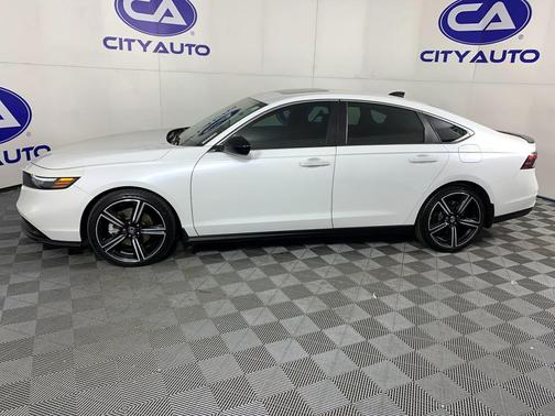 Platinum White Pearl 2023 Honda Accord Hybrid Sport