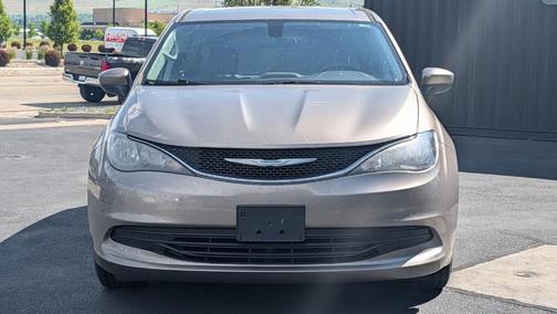 Molten Silver 2018 Chrysler Pacifica LX