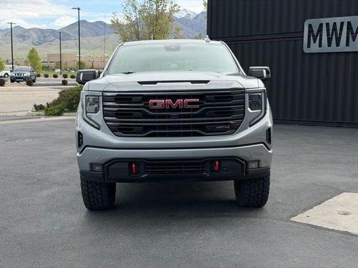 Sterling 2024 GMC Sierra 1500 AT4