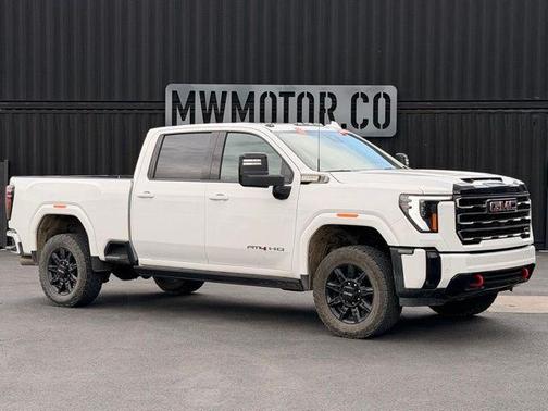 Summit White 2025 GMC Sierra 3500 AT4