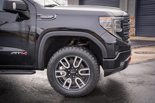 Onyx Black 2022 GMC Sierra 1500 AT4
