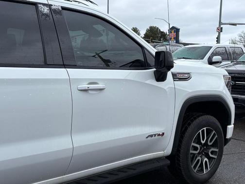 Summit White 2023 GMC Sierra 1500 AT4